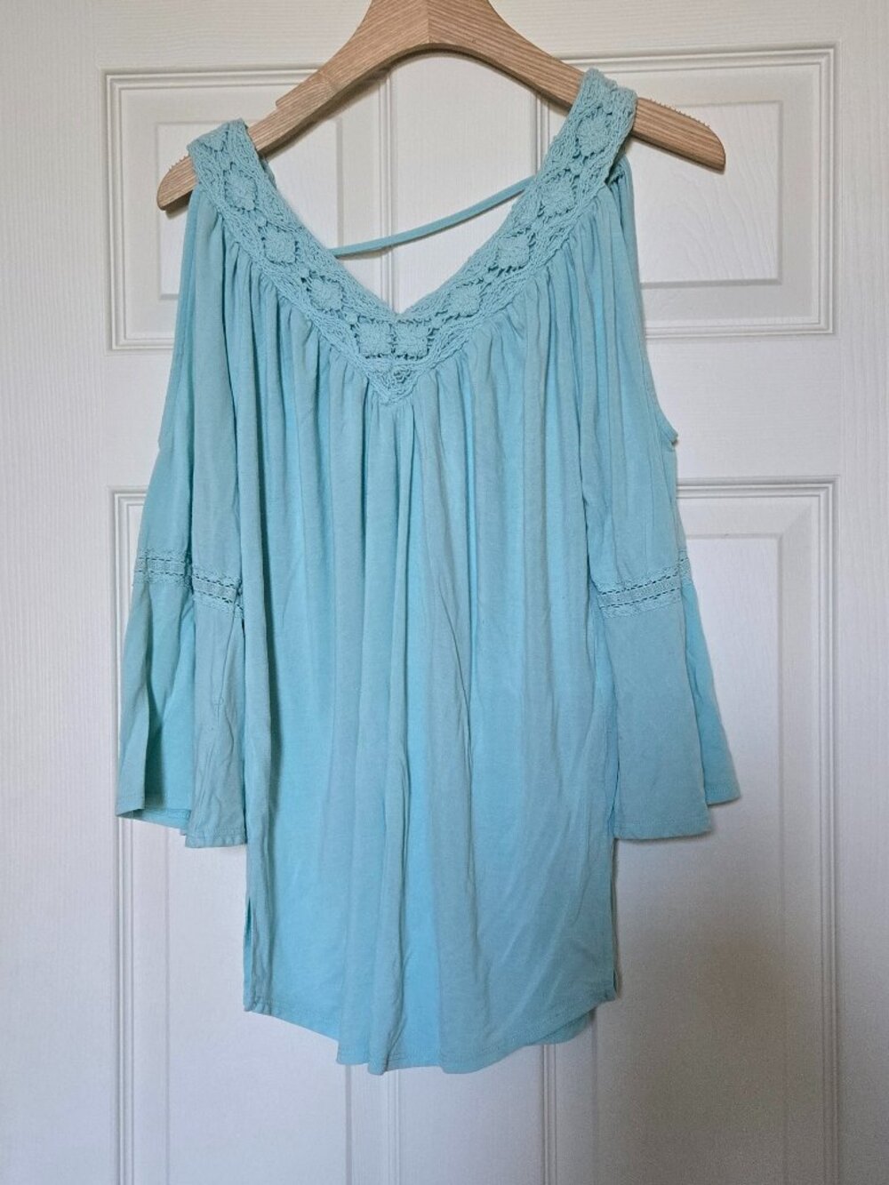 Boston Proper Women's Cold Shoulder Aqua Crochet Flowy Top - Size Medium